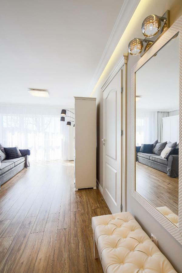 Apartament Paryski เมียนซิดดรอแย ภายนอก รูปภาพ
